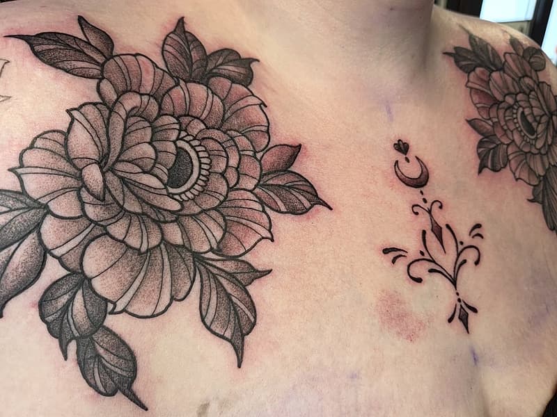 Neo-Traditional tattoo by Haileii Tattoos