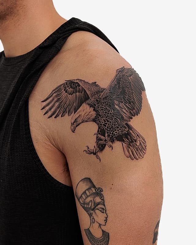 Micro-realism tattoo by 𝕷𝖔𝖟  𓆌