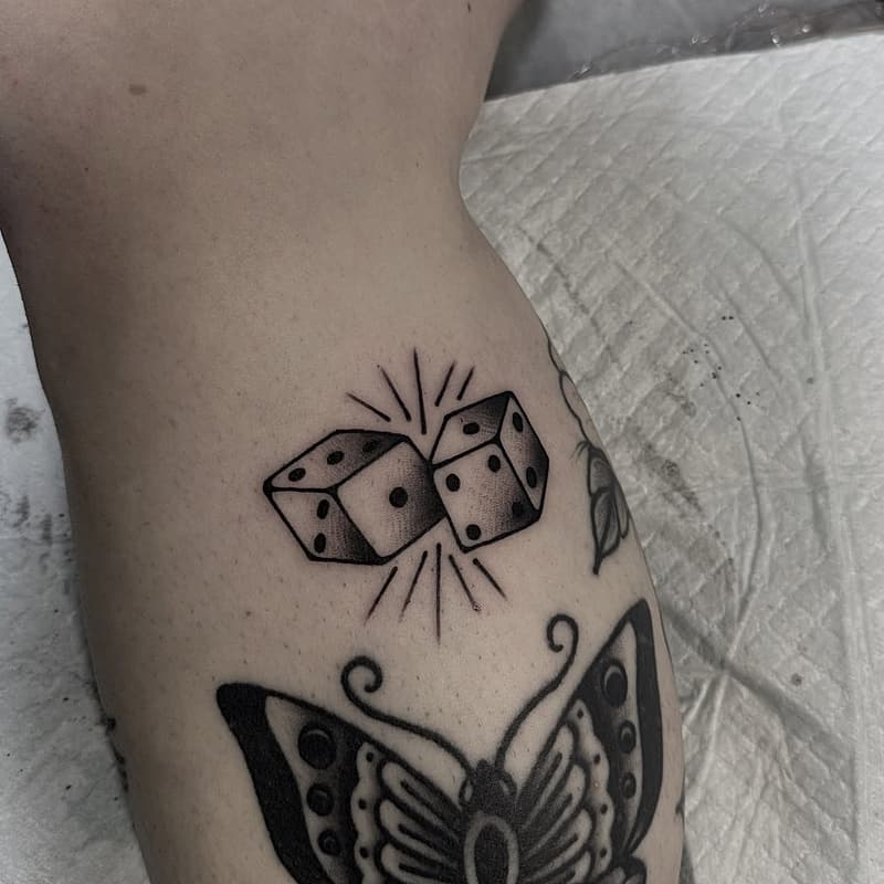 American Traditional tattoo by 𝕸𝖆𝖙 𝕾𝖈𝖍𝖚𝖑𝖙𝖟