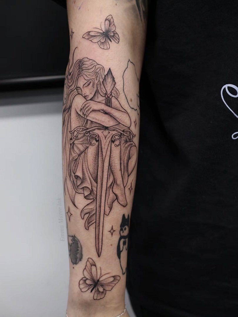 Fineline tattoo by Emma Maree Ink