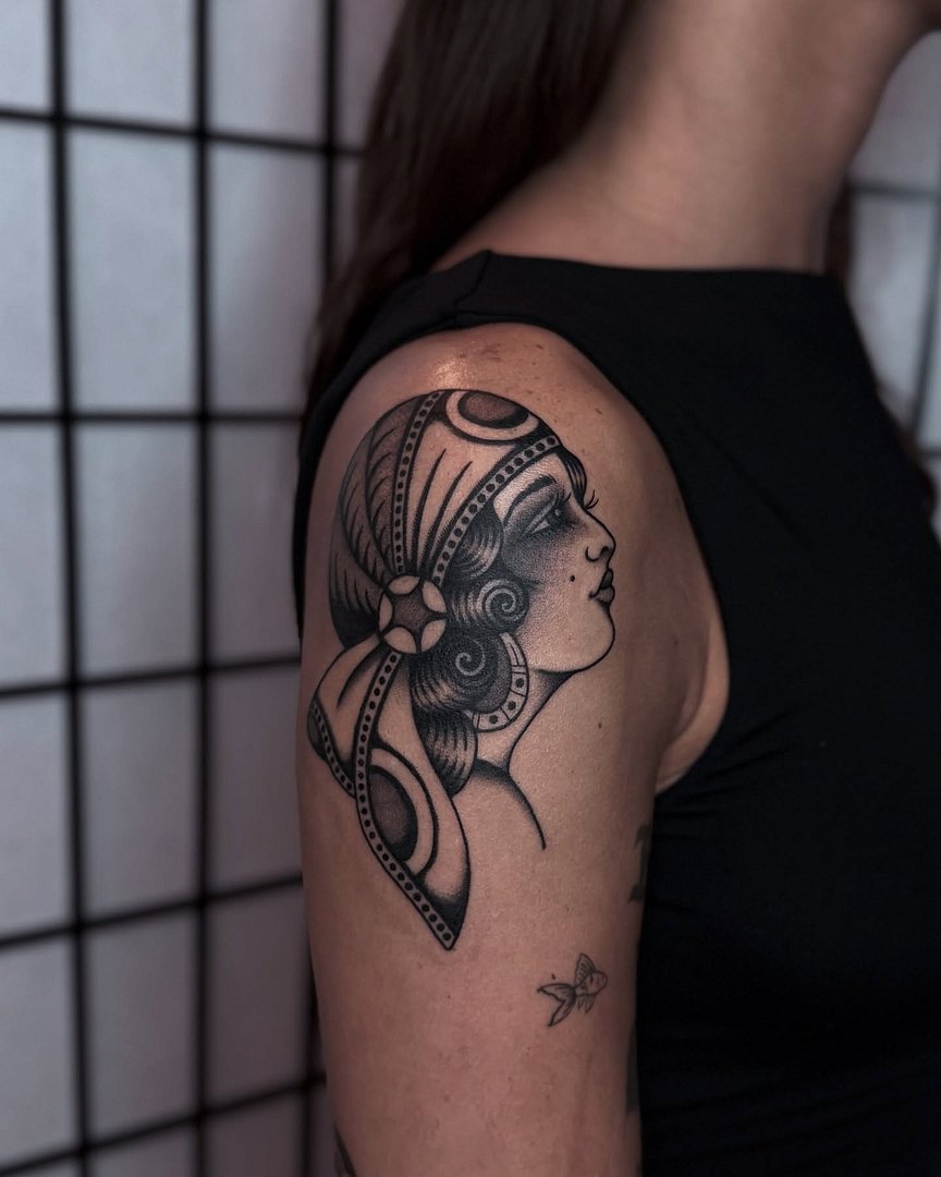 Traditional tattoo by 𝖘𝖆𝖒 𝖈𝖗𝖔𝖜𝖊 - Melbourne tattooer