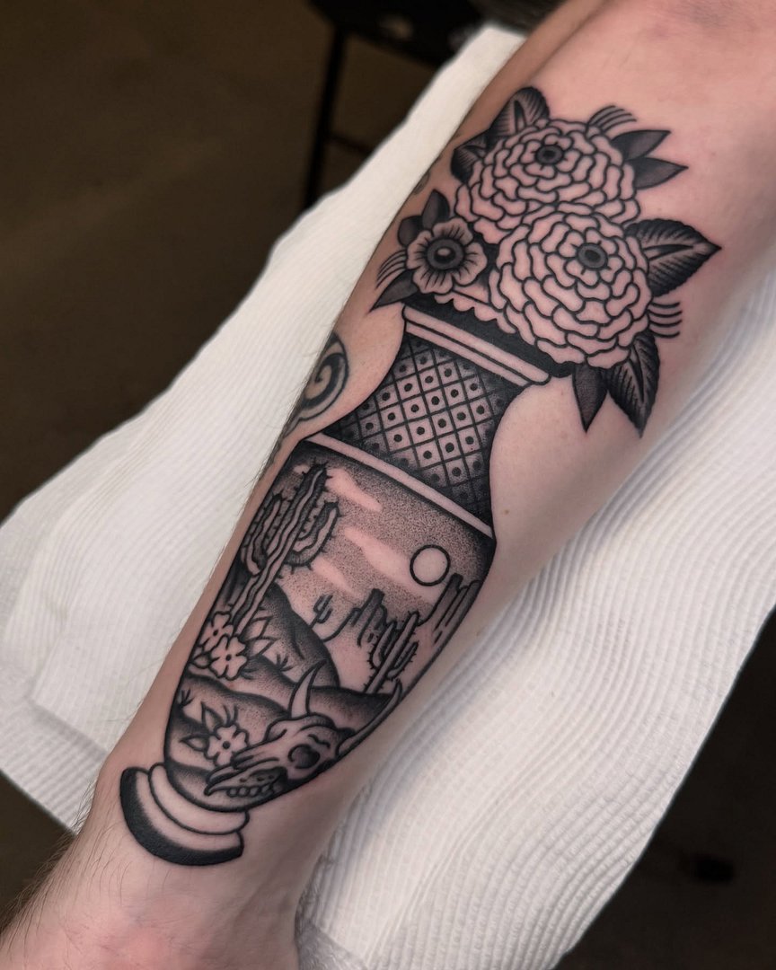 Traditional tattoo by 𝖘𝖆𝖒 𝖈𝖗𝖔𝖜𝖊 - Melbourne tattooer
