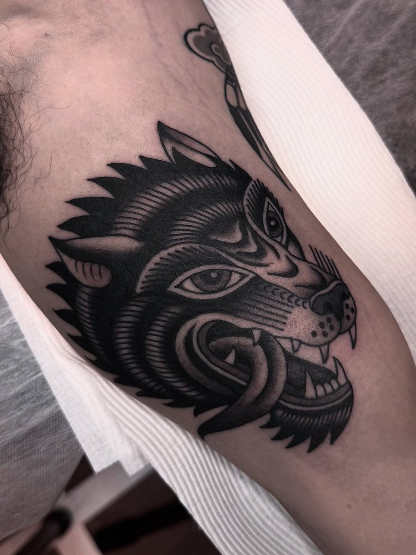 Tattoo by 𝖘𝖆𝖒 𝖈𝖗𝖔𝖜𝖊 - Melbourne tattooer