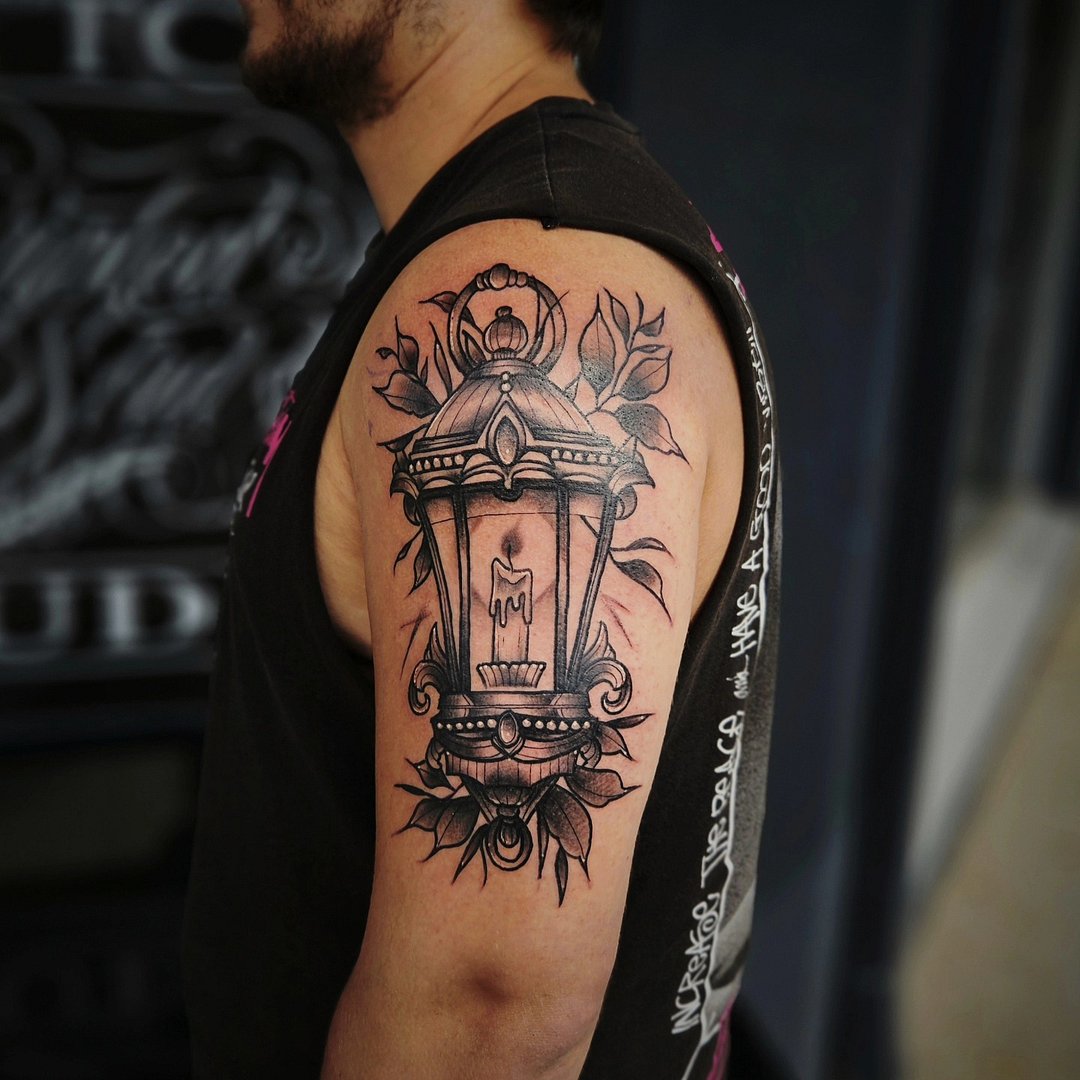 Fineline tattoo by Aaron Dickson