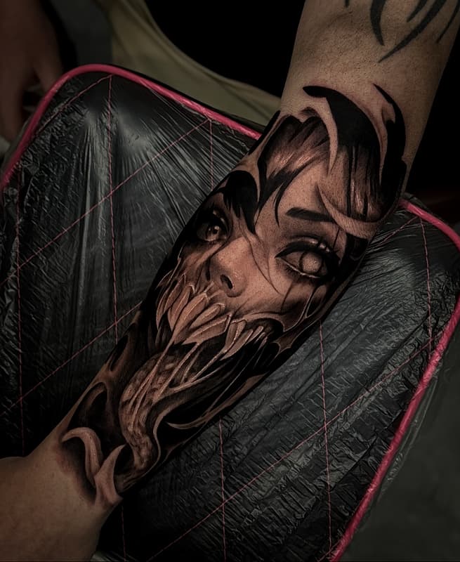 Blackwork tattoo by Kaizen Ink 