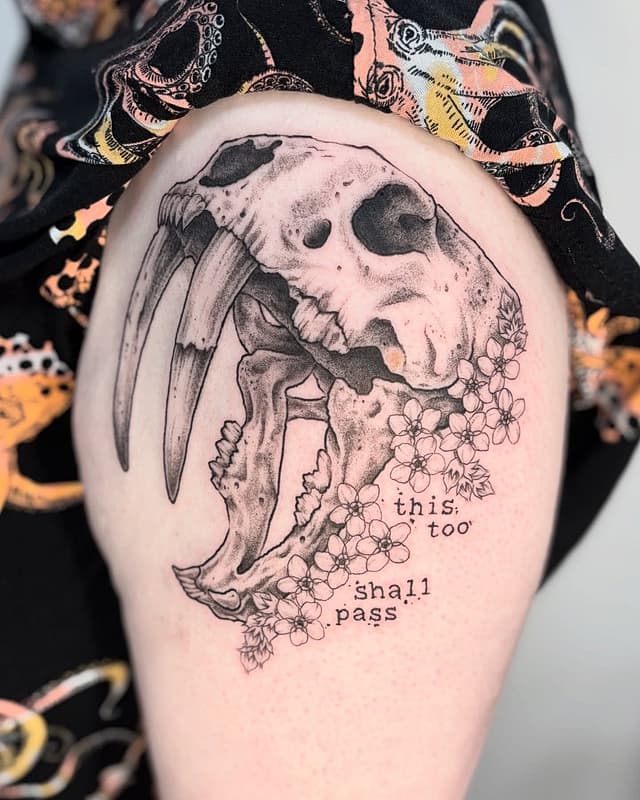 Neo-Traditional tattoo by 𝖘𝖎𝖓𝖊𝖆𝖉 𝖇𝖗𝖊𝖊𝖟𝖊 FLT STUDIO