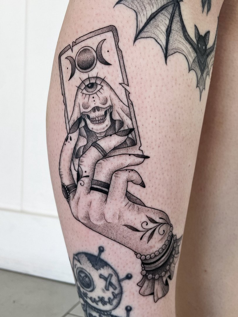Blackwork tattoo by Siarn Engels