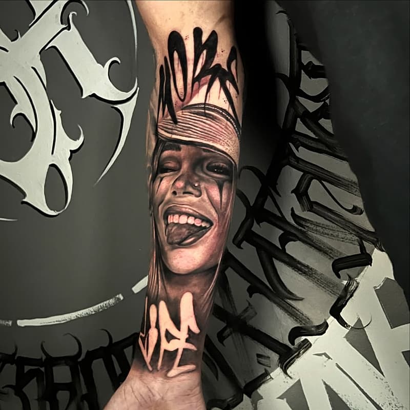 Realism (black & grey) tattoo by 🅃🅈🄴🅂🄰🅂🄻🄴🄴🄿