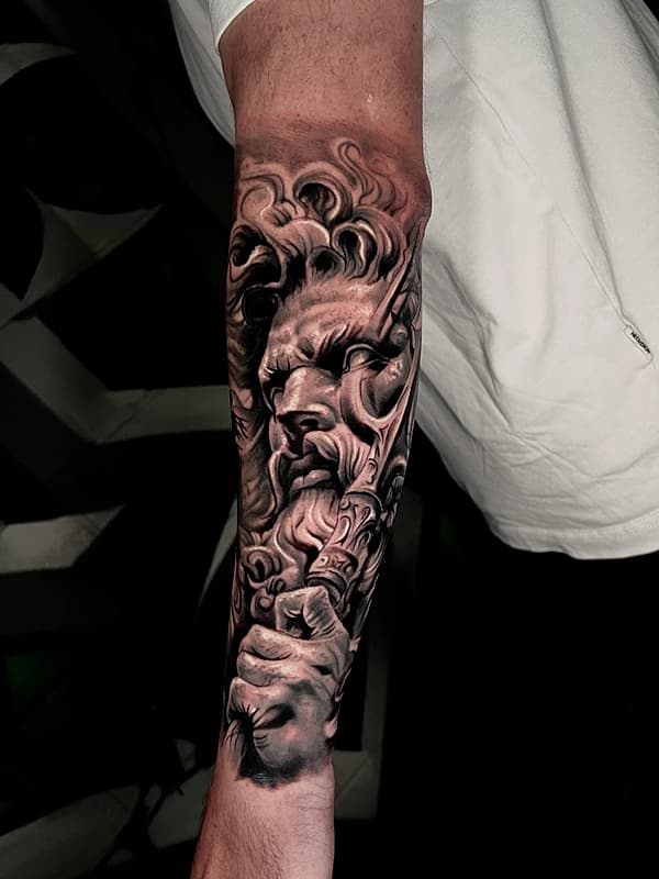 Realism (black & grey) tattoo by 🅃🅈🄴🅂🄰🅂🄻🄴🄴🄿