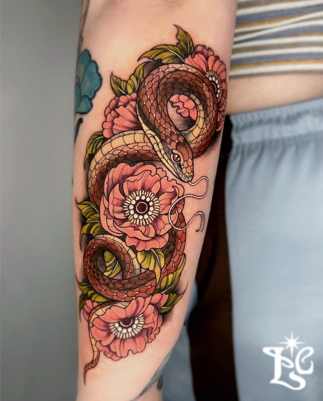 Art Nouveau tattoo by 𝐋𝐢𝐯 𝐂𝐚𝐫𝐨