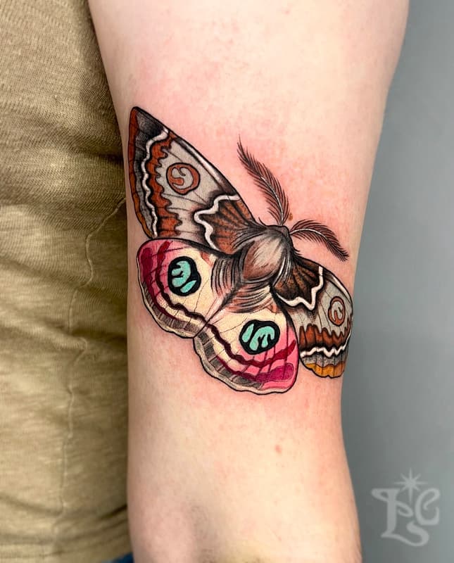 Art Nouveau tattoo by 𝐋𝐢𝐯 𝐂𝐚𝐫𝐨