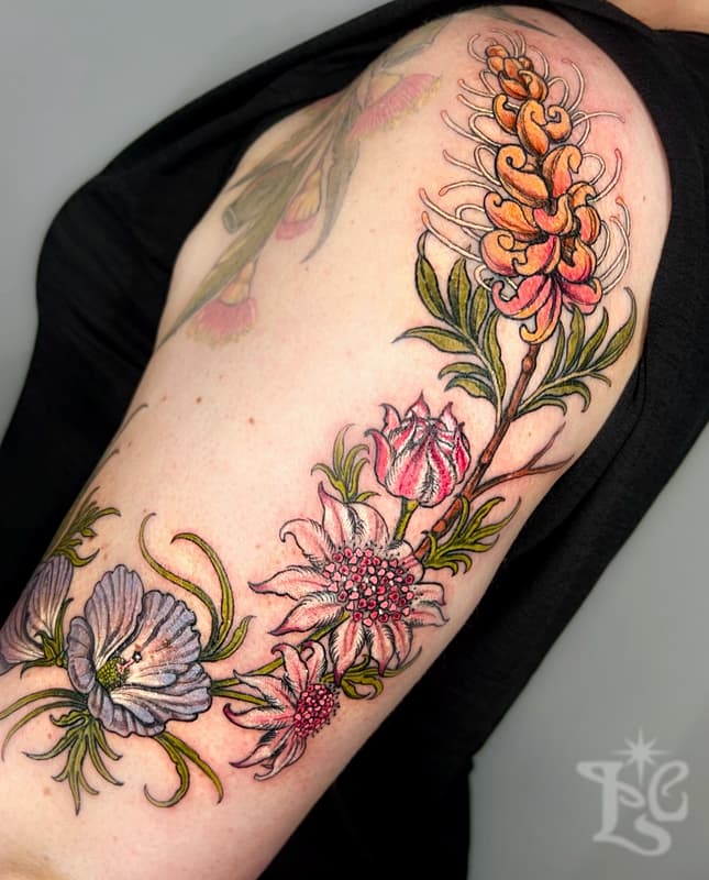 Art Nouveau tattoo by 𝐋𝐢𝐯 𝐂𝐚𝐫𝐨