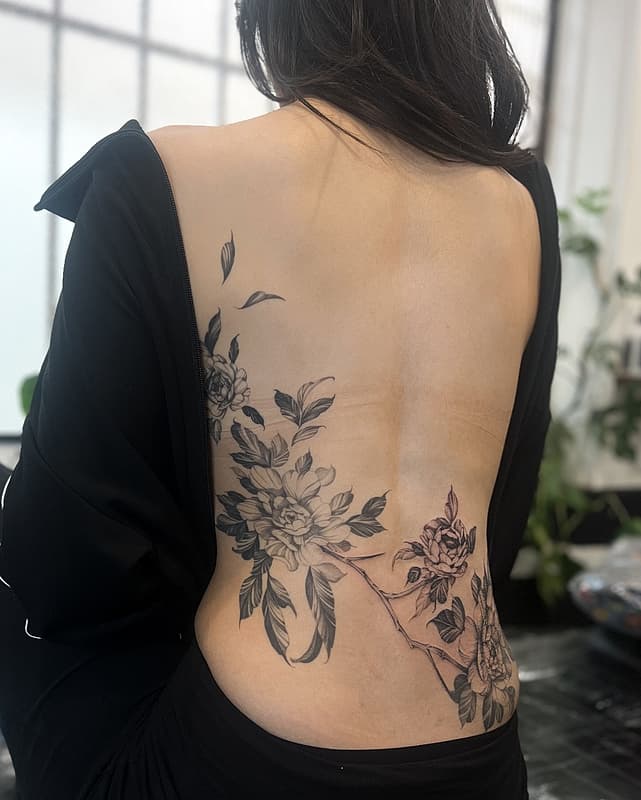 Blackwork tattoo by Phoebe : Melbourne tattoo artist