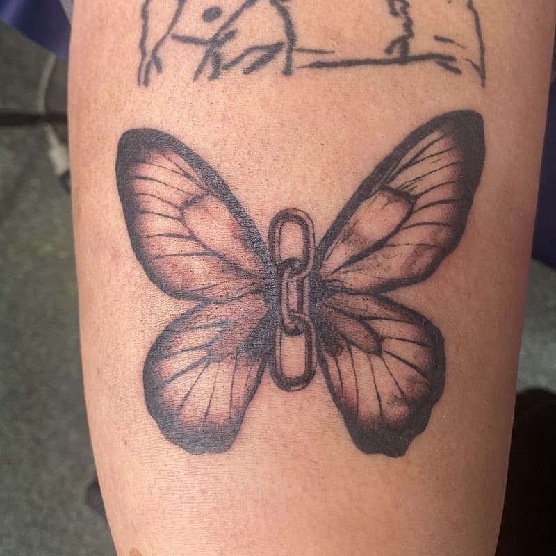 Illustrative tattoo by Chloe