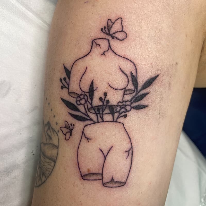 Illustrative tattoo by Chloe