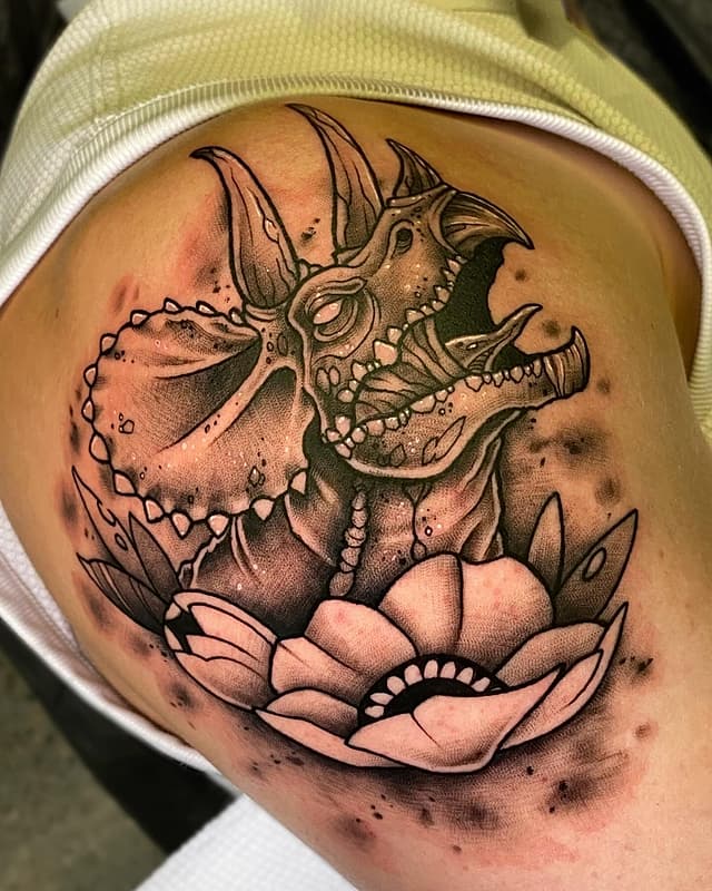 Neo-Traditional tattoo by Jem McPherson