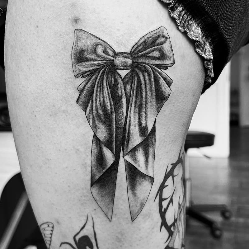 Illustrative tattoo by Stabby Gabby