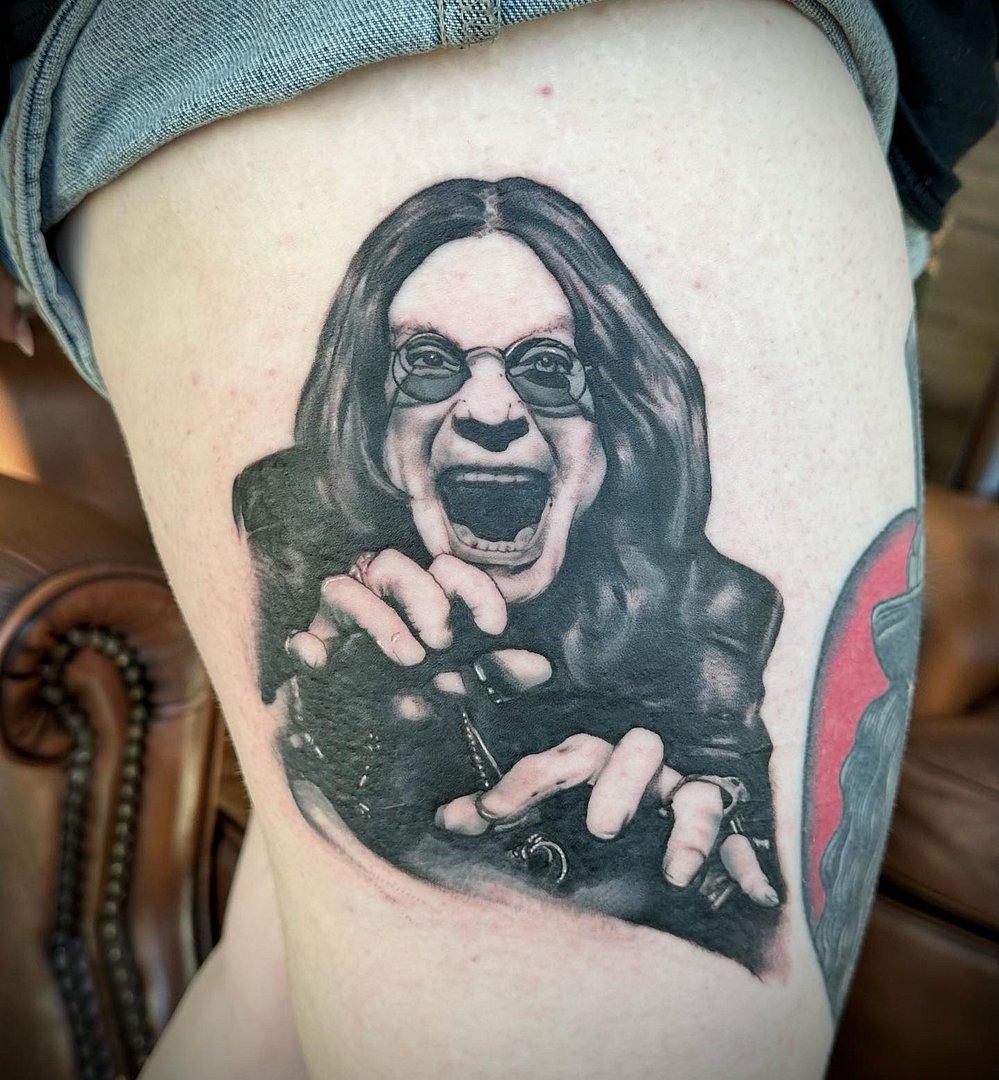 Tattoo by 𝕰𝖑𝖑𝖎𝖊 🦇♾️ in Australia