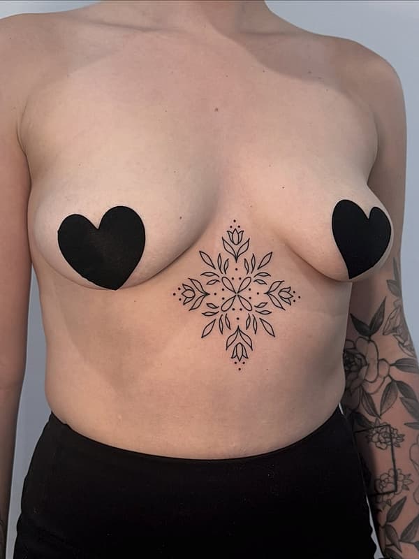 Blackwork tattoo by Majanie