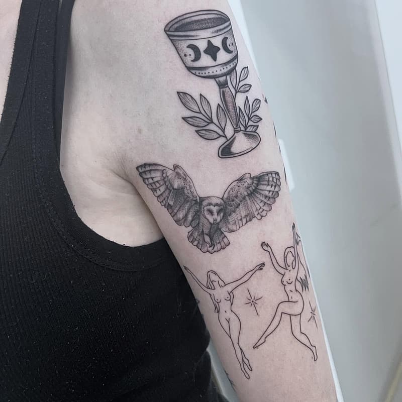Blackwork tattoo by Stevie Rhiannon•Tattoo Artist