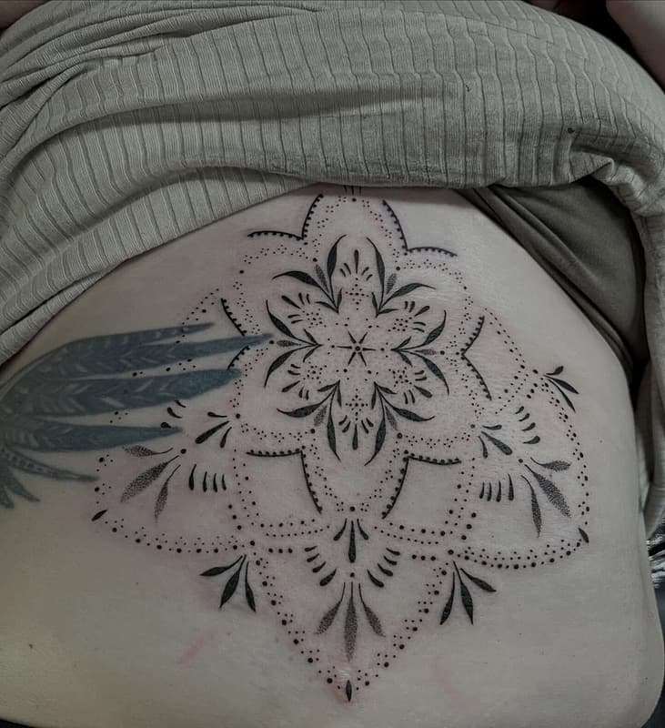 Blackwork tattoo by Stevie Rhiannon•Tattoo Artist