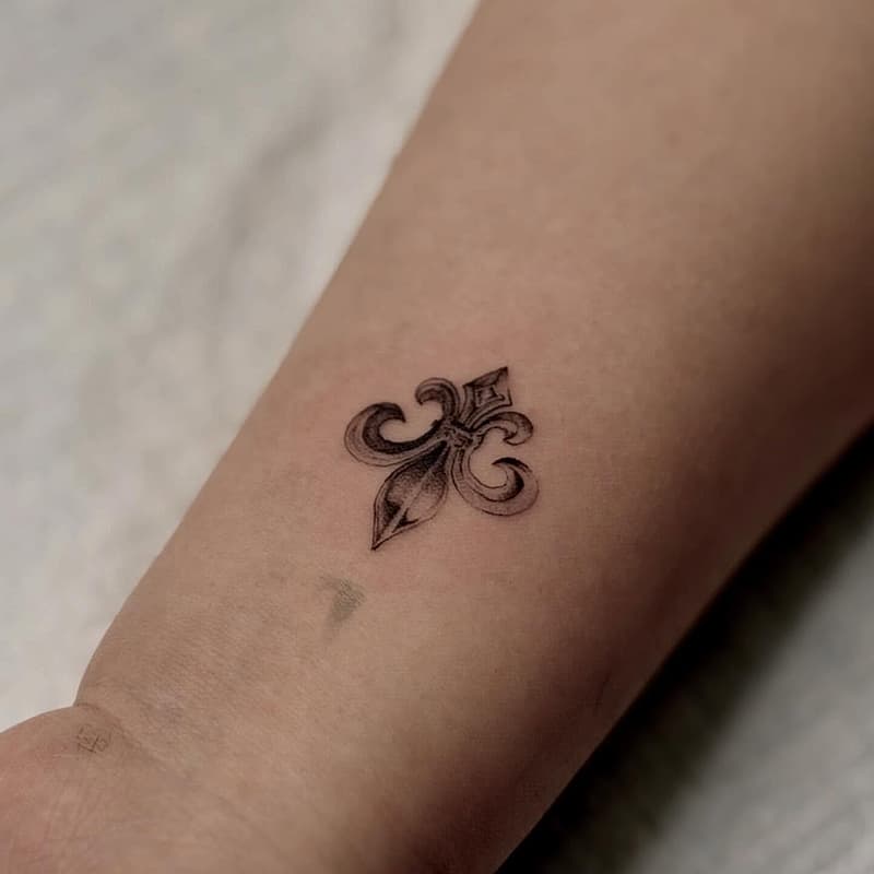 Fineline tattoo by 우주 Melbourne tattoo ∰ ∰ ∰