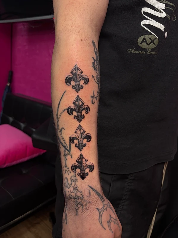 Blackwork tattoo by macetattooz
