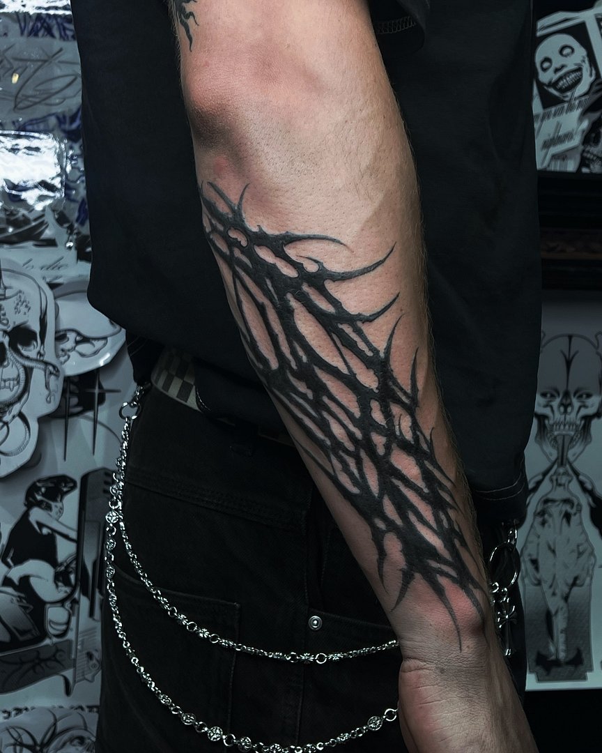 Blackwork tattoo by Dylan Redgrave