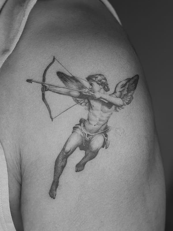 Micro-realism tattoo by Alfie